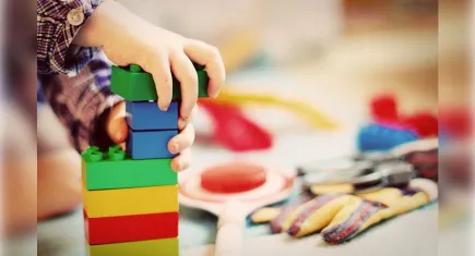 İzmir’de minikler için eğitici ‘Çocuk Oyun Grubu Atölyesi’ düzenlenecek