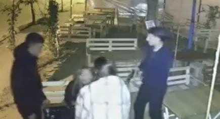 Kafede Dehşet Anları: Genç Adam Kız Kardeşinin Başına Tabanca Dayadı, Şoke Eden İddia!