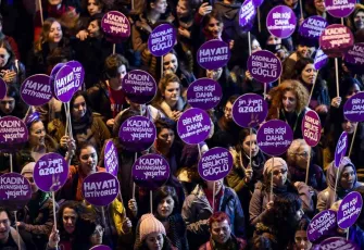 Mor Çatı: Her 3 kadından 1’i en az bir kez fiziksel ya da cinsel şiddete maruz kalıyor