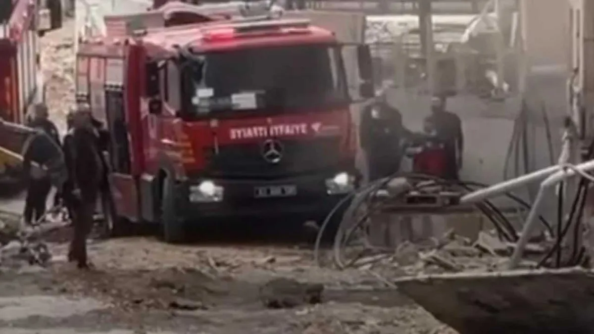  Şanlıurfa Adliyesi'nde patlama: Çok sayıda yaralı var! haberinin görseli