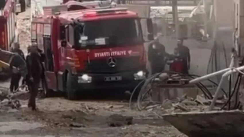  Şanlıurfa Adliyesi'nde patlama: Çok sayıda yaralı var! haberinin görseli