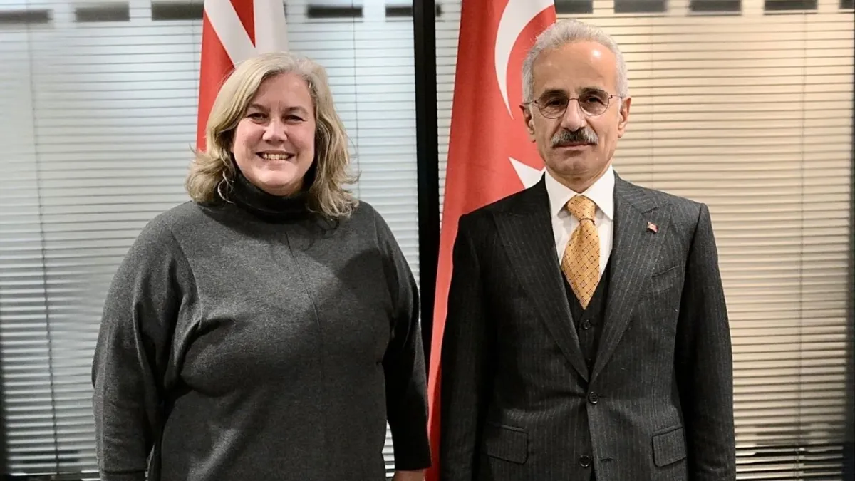 Türkiye’den İngiltere’ye kritik ulaşım hamlesi: Bakan Uraloğlu Londra’da önemli görüşmeler yaptı haberinin görseli