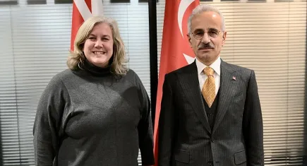 Türkiye’den İngiltere’ye kritik ulaşım hamlesi: Bakan Uraloğlu Londra’da önemli görüşmeler yaptı