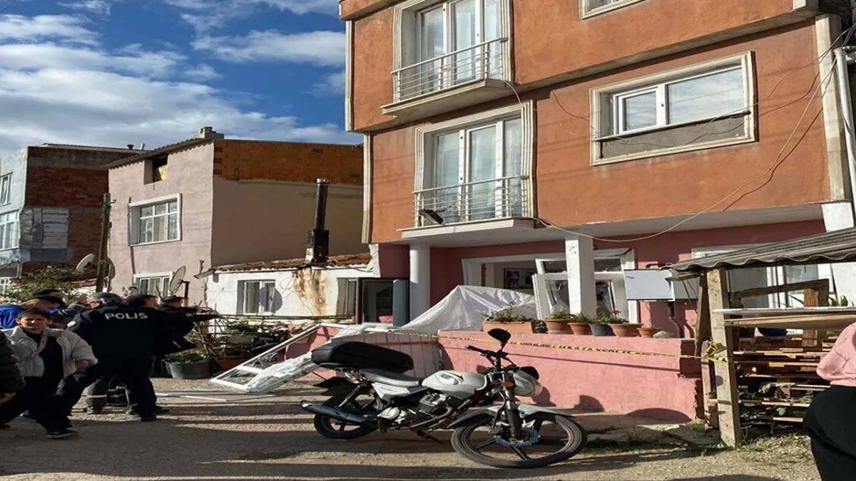 3 katlı evde doğal gaz patlaması haberinin görseli