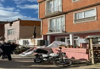 3 katlı evde doğal gaz patlaması