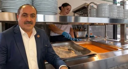 Böcek ailesi olayının medyaya yansıması İzmirli esnafı fena vurdu