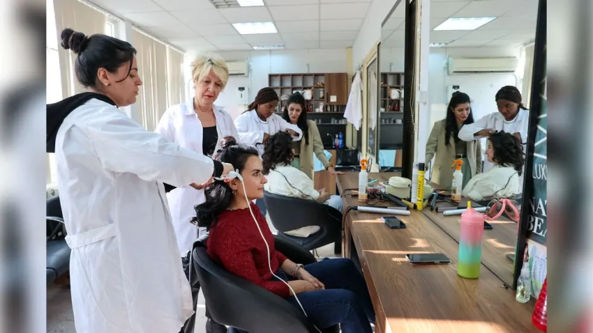 Buca Belediyesi’nin kursları kadınlara iş hayatının kapılarını açıyor