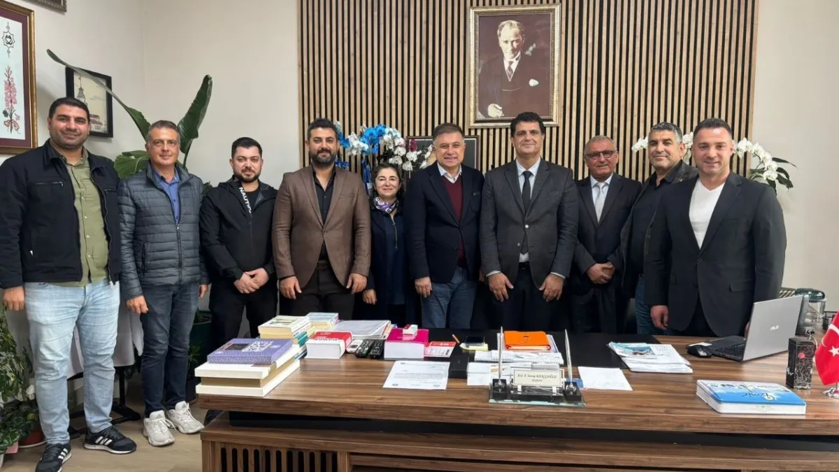 DEVA Partisi İzmir İl Başkanlığı, Eczacılar Odası’nı ziyaret etti haberinin görseli