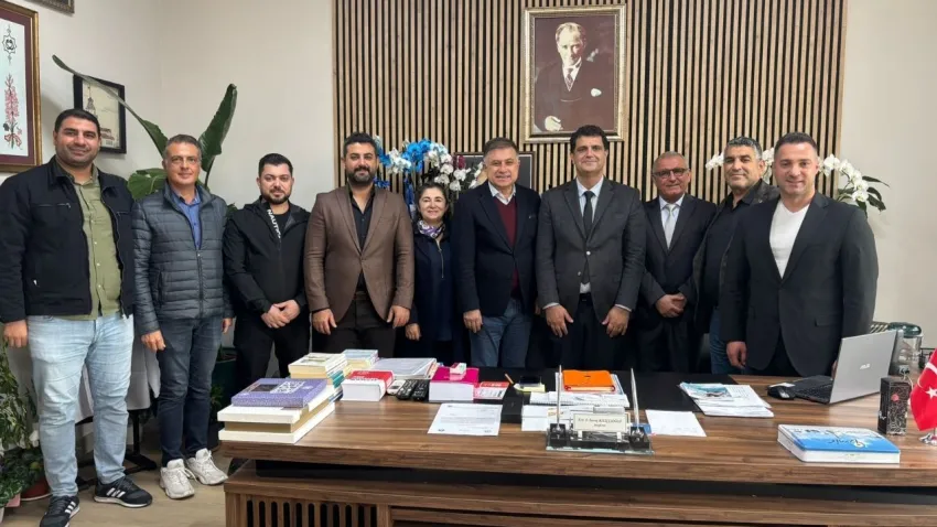 DEVA Partisi İzmir İl Başkanlığı, Eczacılar Odası’nı ziyaret etti haberinin görseli