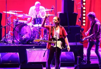 Duman Grubunun solisti Kaan Tangöze’ye soruştuma: ‘Baltalar Elimizde’ yorumu tepki çekti