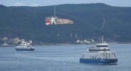 Fırtına engel oldu: Gökçeada ve Bozcaada feribot seferlerine iptal!