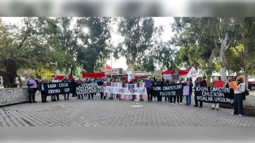 Foça kadınları şiddetsiz yaşam için meydanlarda 