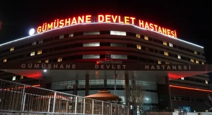 Gümüşhane’de sokak ortasında dehşet! Boşanma aşamasındaki eşi kadını bıçakladı