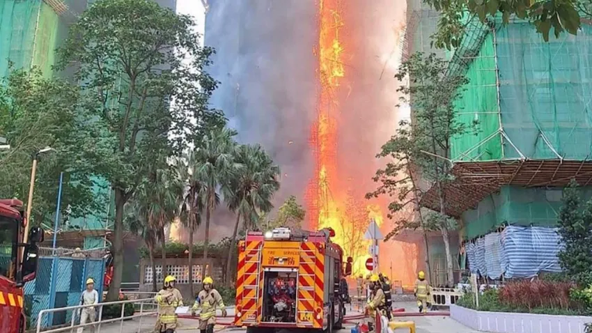 Hong Kong'da dehşet veren yangın: 12 ölü, 16 yaralı! haberinin görseli