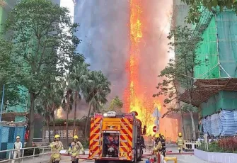 Hong Kong'da dehşet veren yangın: 12 ölü, 16 yaralı!