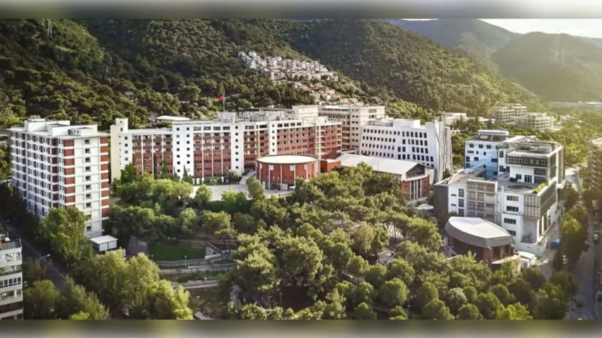 İEÜ’den İş Dünyasına Büyük Kolaylık: Mezun Bilgi Sistemi Firmalarla Mezunları Buluşturuyor haberinin görseli