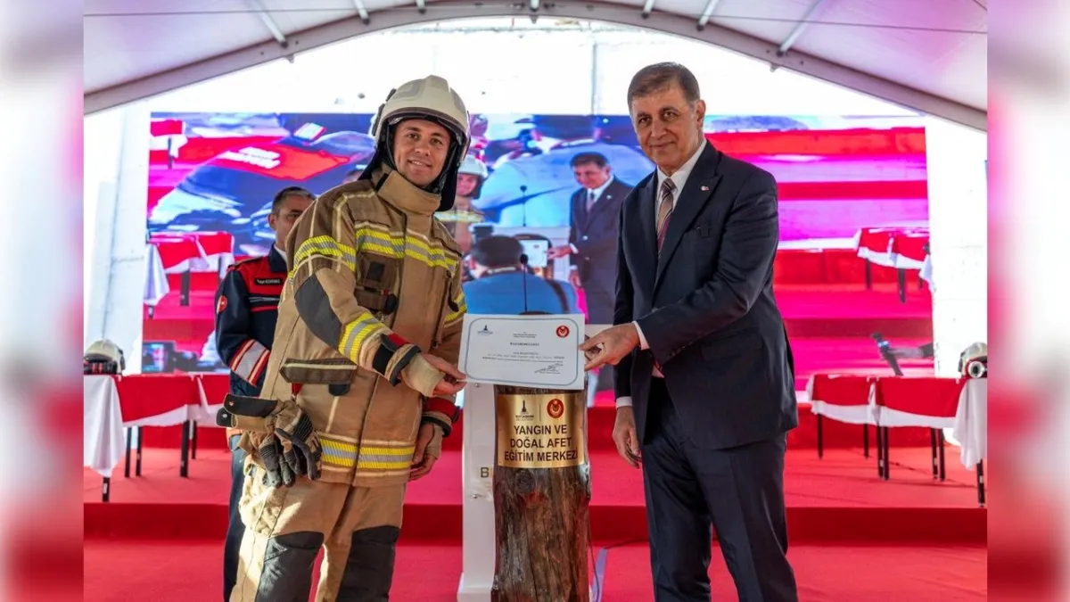 İzmir’in yeni itfaiyecileri göreve hazır haberinin görseli