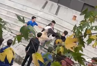 Kız kardeşi rahatsız edilince bıçakladı