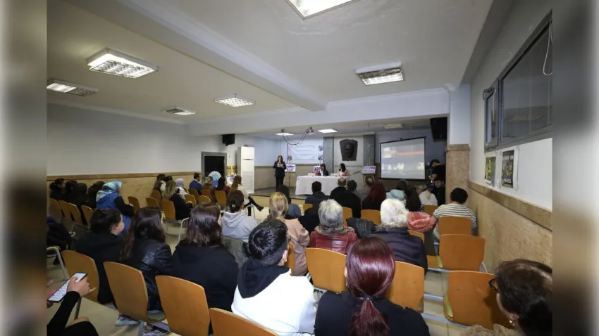 Menderes Belediyesi’nden kadına yönelik şiddete karşı anlamlı seminer