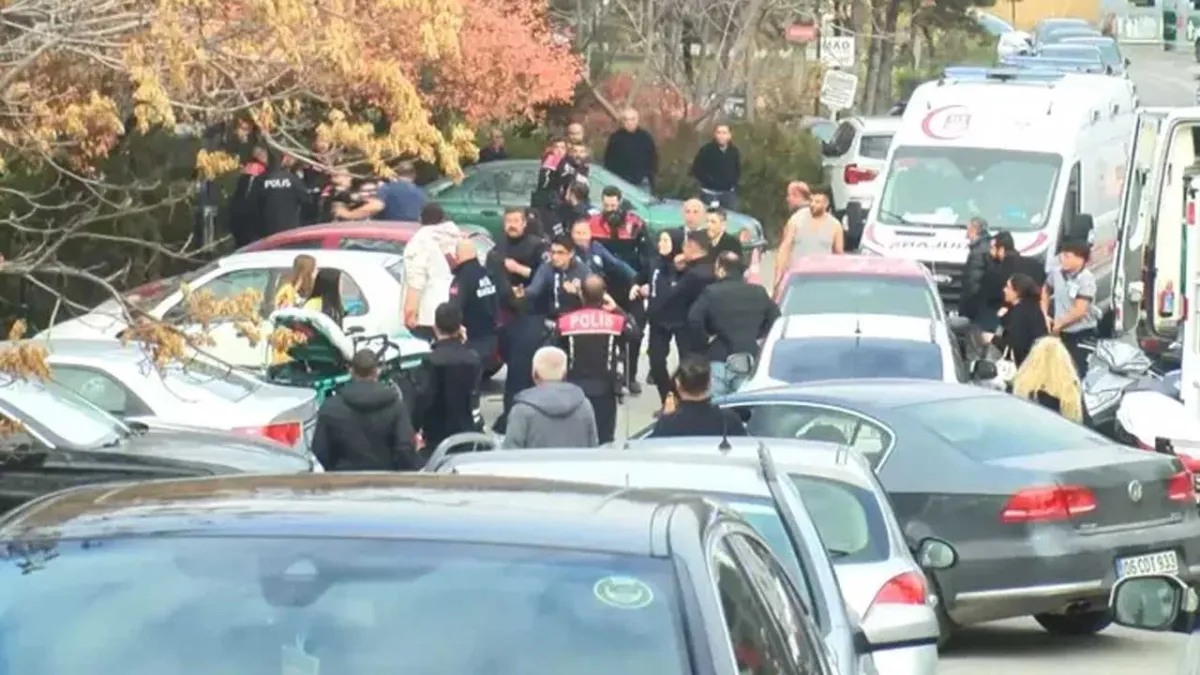 Adliye önü kan gölüne döndü: Bıçak ve sopaların kullanıldığı kavgada 5 yaralı haberinin görseli