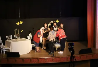 Alayına Makara Tiyatrosu Bayındır’ı kahkahaya boğdu