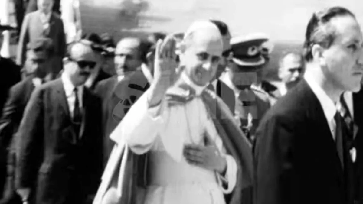 Arşivden çıktı: Türkiye'ye ilk Papa ziyareti görüntüleri paylaşıldı haberinin görseli