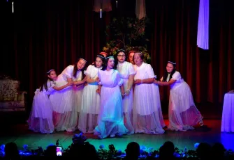 Bornova Belediyesi’nin desteklediği Sevgi Elçileri sahnelendi