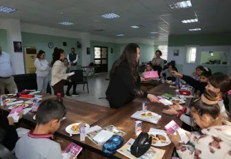 Efes Selçuk’ta kütüphane etkinliğiyle çocuklara ilham verildi