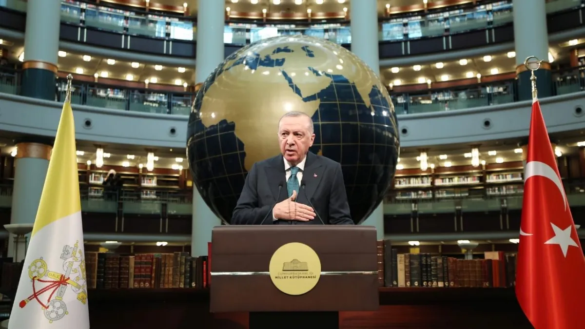 Erdoğan ve Papa Leo Türkiye’de buluştu: İslamofobi, barış ve insanlığın geleceği masaya yatırıldı haberinin görseli