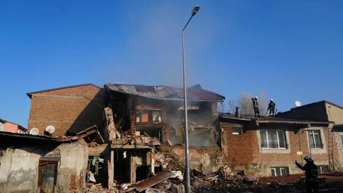 Erzurum'da doğal gaz patlaması: İki ev yerle bir oldu haberinin görseli