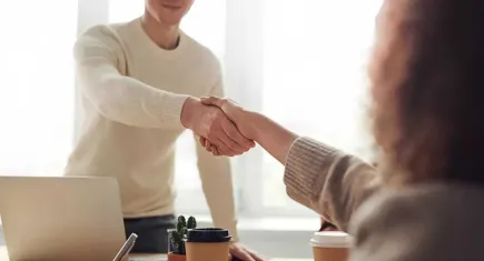 İş görüşmesinde skandal deney: 240 kadına gizlice idrar söktürücü verdi