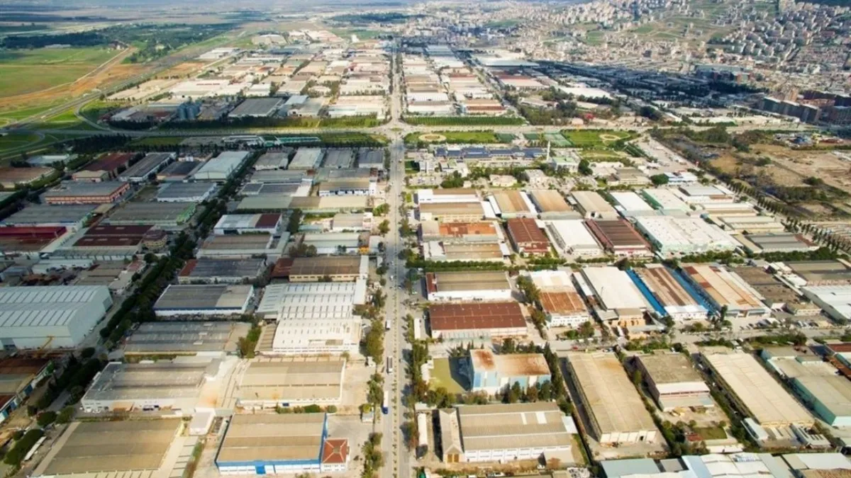 İzmir’de sanayiciler dijital gümrük ve dış ticaretin geleceğini konuştu haberinin görseli