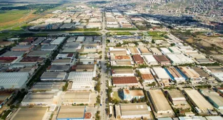 İzmir’de sanayiciler dijital gümrük ve dış ticaretin geleceğini konuştu