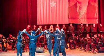 İzmir’de Türk dünyasının renkli ezgileri: 90. yıla özel muhteşem konser