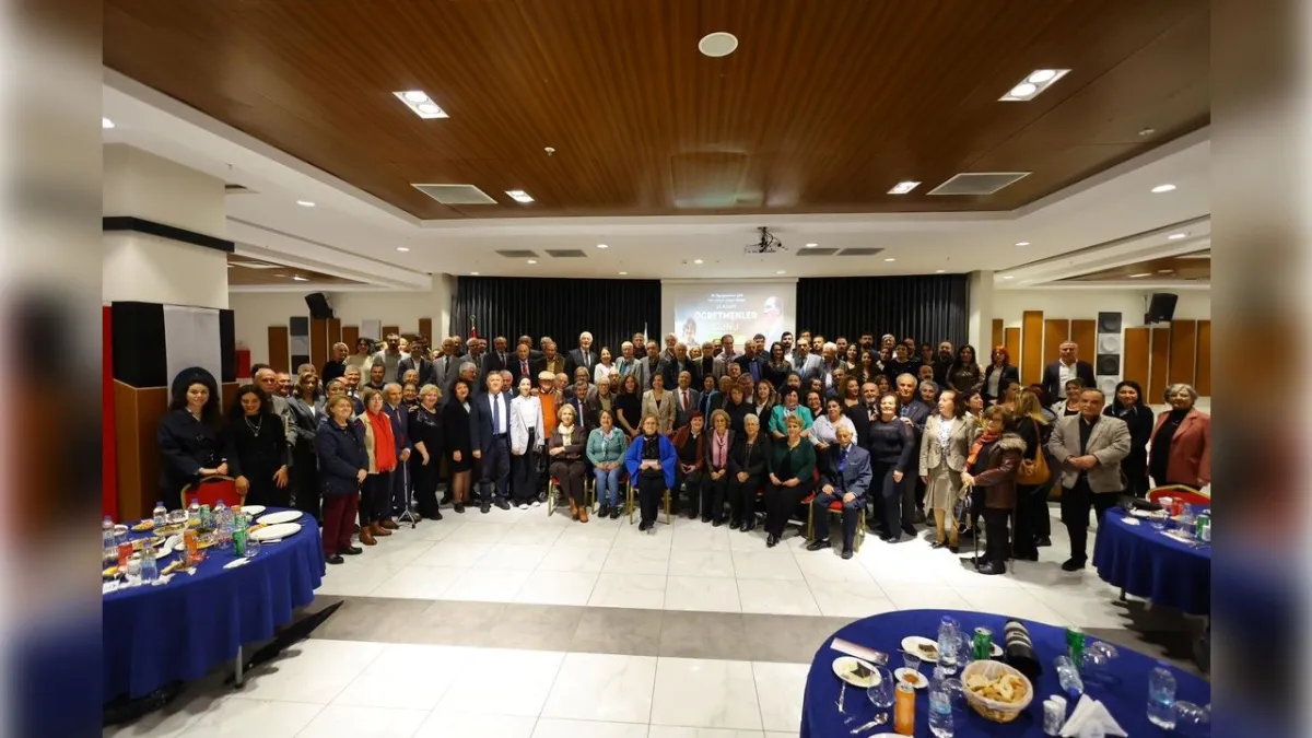 Karabağlar'da Öğretmenler Günü buluşması haberinin görseli