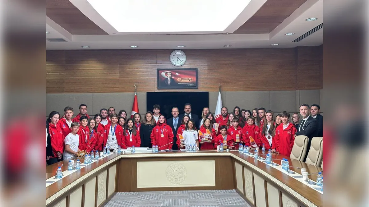 Kasapoğlu’ndan milli yelkencilere TBMM’de destek buluşması haberinin görseli