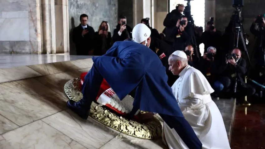 Papa 14. Leo Türkiye'de: İlk durak Anıtkabir oldu haberinin görseli