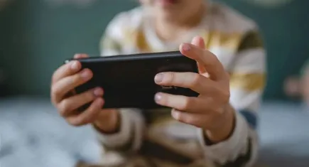 Bakan Uraloğlu açıkladı: Sosyal medyaya yaş sınırı geliyor