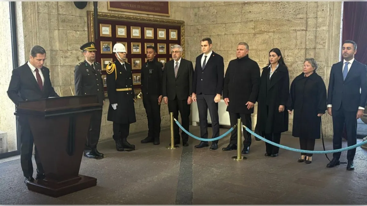  CHP İzmir’den kurultay öncesinde Anıtkabir ziyareti