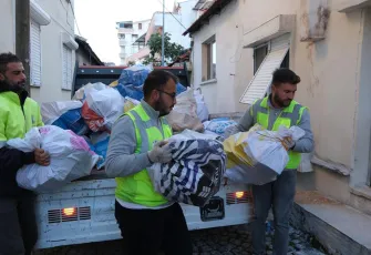 Dikili’de ihtiyaç sahiplerine yakacak desteği