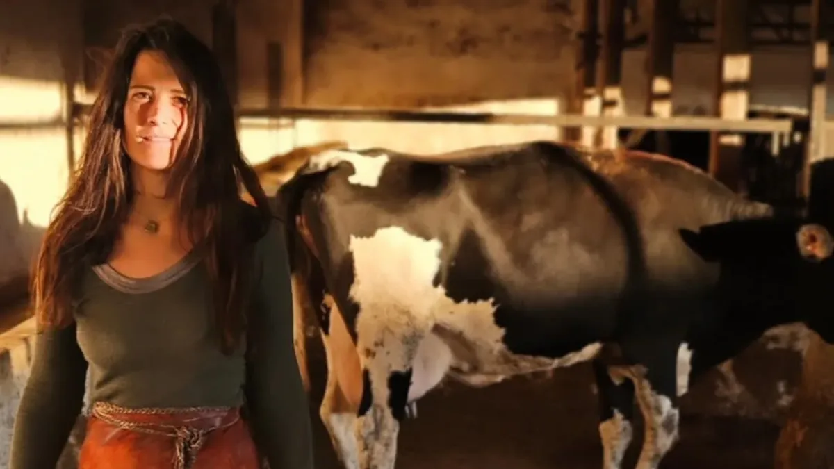 Elif Boyner’den radikal karar: Şehir hayatını bırakıp köye yerleşti haberinin görseli