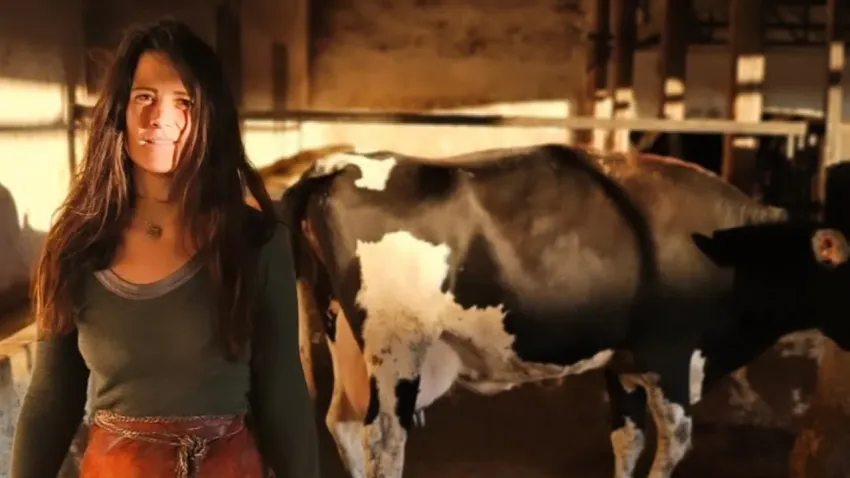 Elif Boyner’den radikal karar: Şehir hayatını bırakıp köye yerleşti haberinin görseli