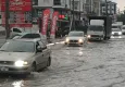Antalya'da şiddetli yağış; yollar göle döndü