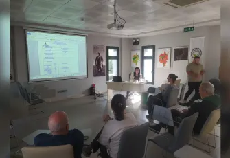 Selçuk’ta üreticiye toprak analizi eğitimi