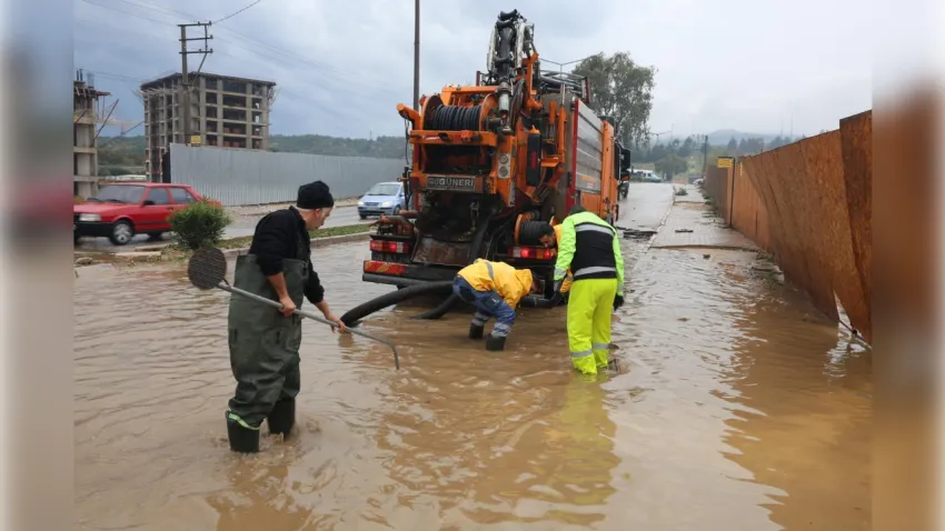 Kıyı ilçelerinde su baskını tehlikesi: Karaburun, Foça, Çeşme ve Dikili alarm veriyor