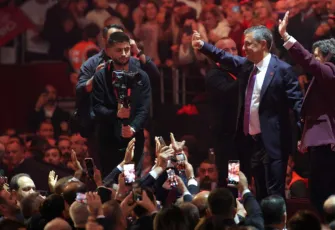 Özgür Özel yeniden gelen başkan seçildi