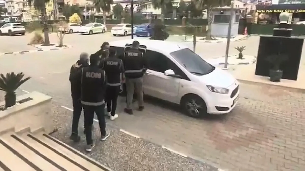 11 milyon liralık telefon dolandırıcılığında 3 şüpheli tutuklandı haberinin görseli