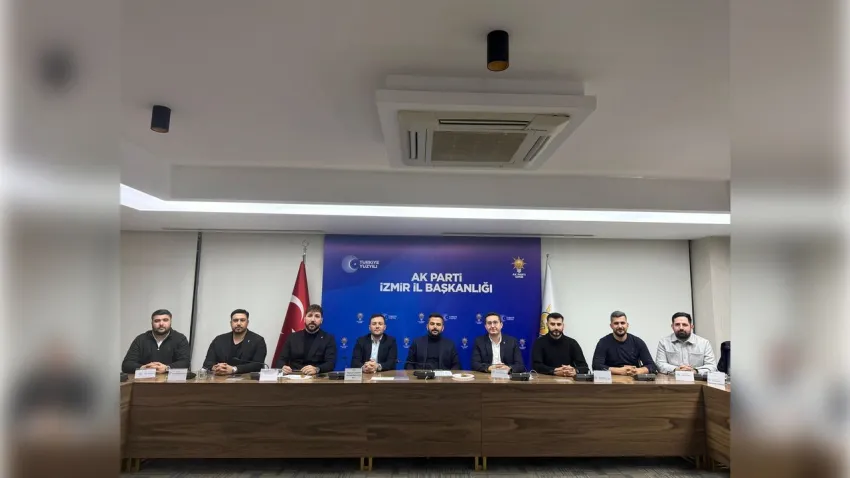 AK Parti İzmir Gençlik Kolları 30 İlçe Komisyon Toplantısı gerçekleştirildi