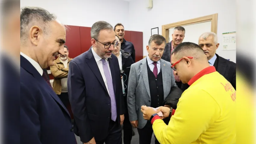 AK Partili Kasapoğlu, engelli bireylerin sorunları için Manisa’da sahaya iniyor