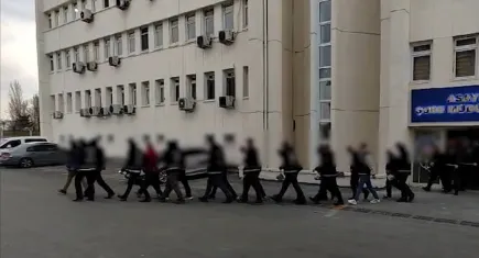 Ankara’da çeşitli suçlardan aranması olan 105 şüpheli yakalandı